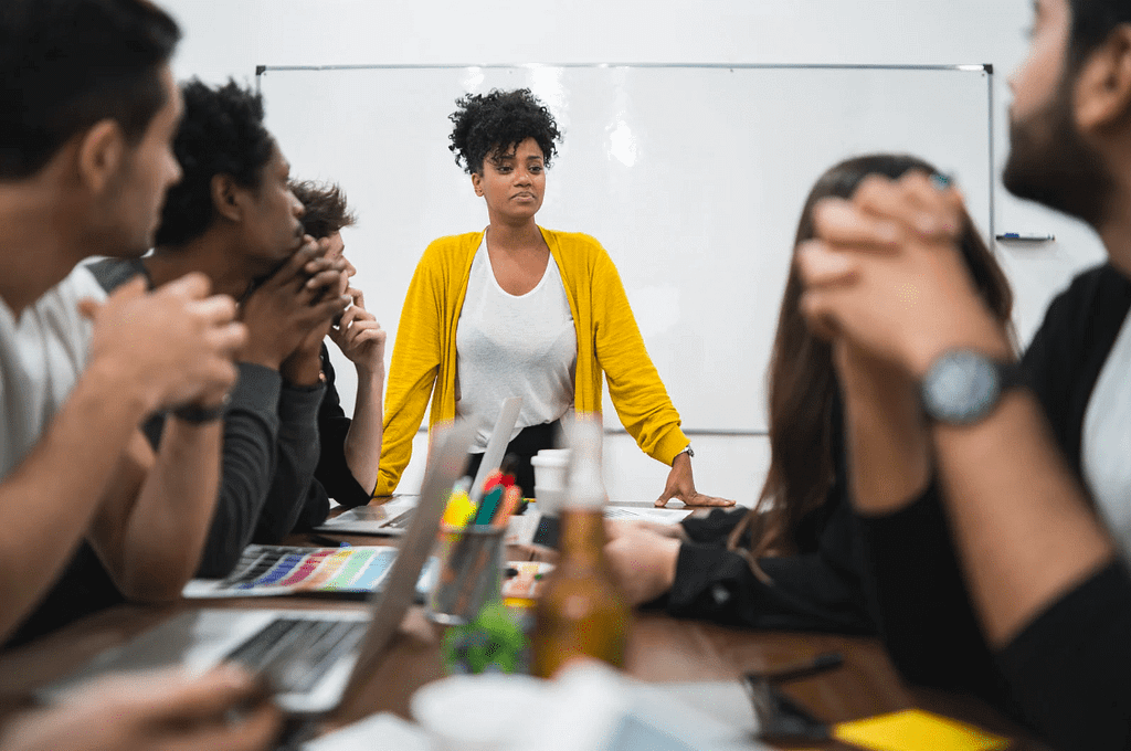 Onboarding manager : le moment le plus critique du cycle de vie d'une équipe 2 Manager face à son équipe
