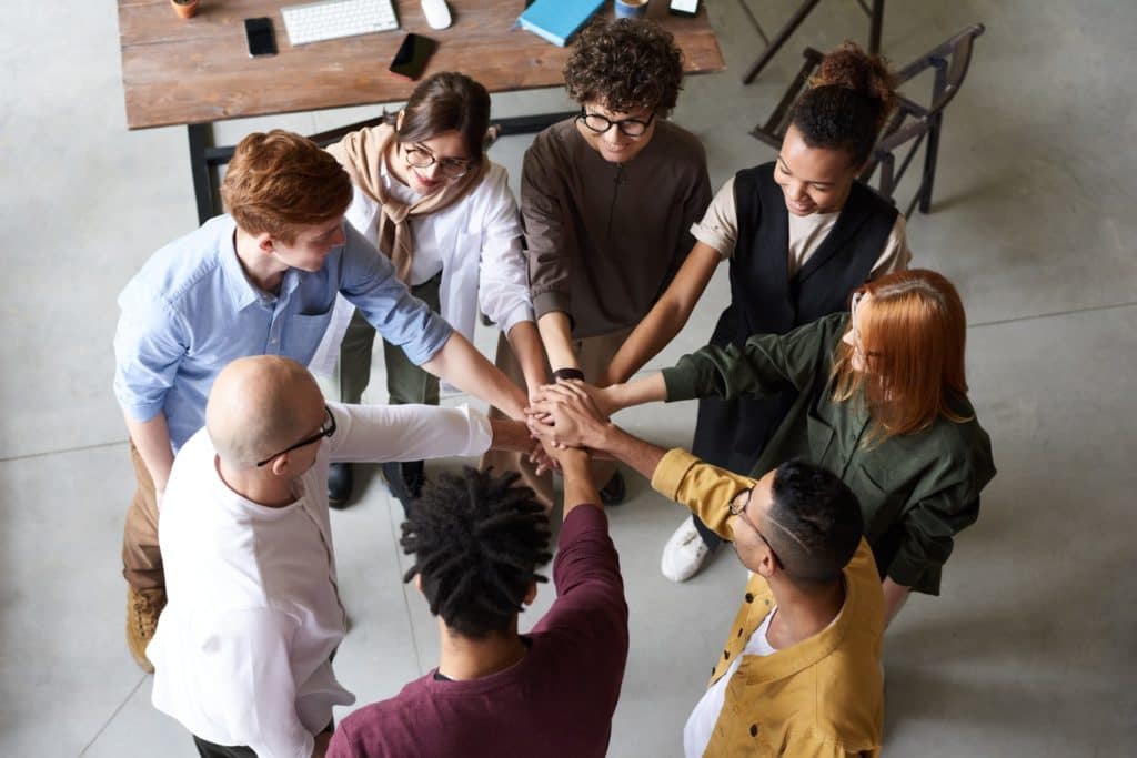 Comment développer l’engagement des collaborateurs ? 1 pexels fauxels 3184436 1 e1620118688906